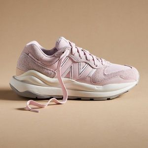 PINK NEW BALANCE RUNNING SHOES